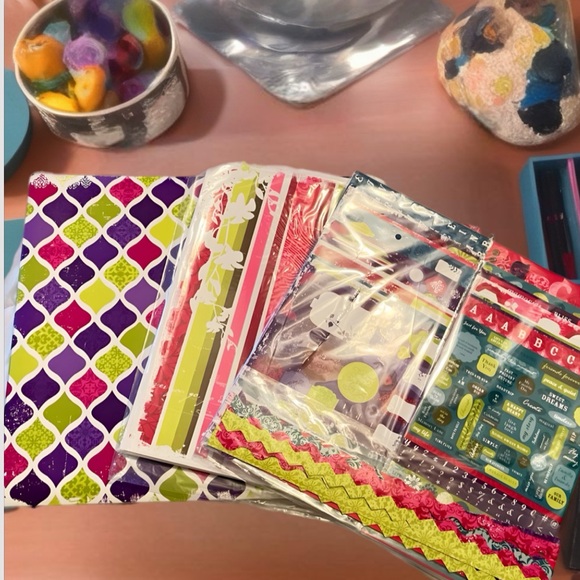 Boutique Other - XL SCRAPBOOK+ complete scrap set vintage style appearance w/hundreds of pieces!